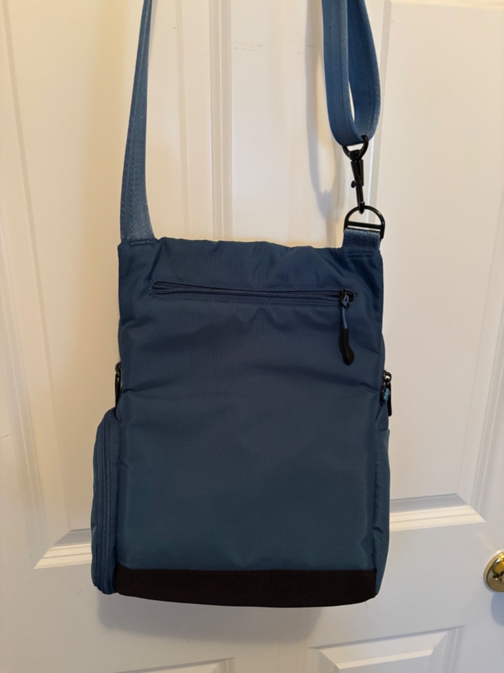 Teal Travelon Crossbody Bag - Picture 6 of 8
